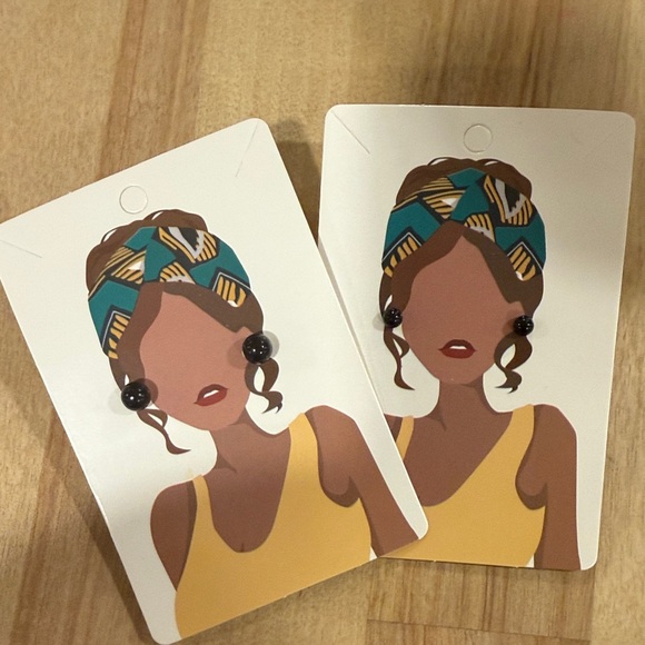 Jewelry - Vintage 2-pack Black Stud Earrings